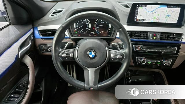 BMW X2 (F39) 2023 Светло-серебряный цвет из Кореи, фото 3