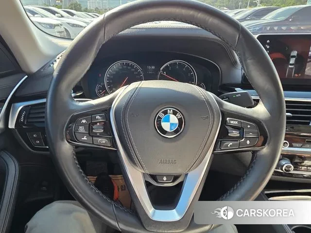 BMW 5 Series (G30) 2018 Черный из Кореи, фото 3