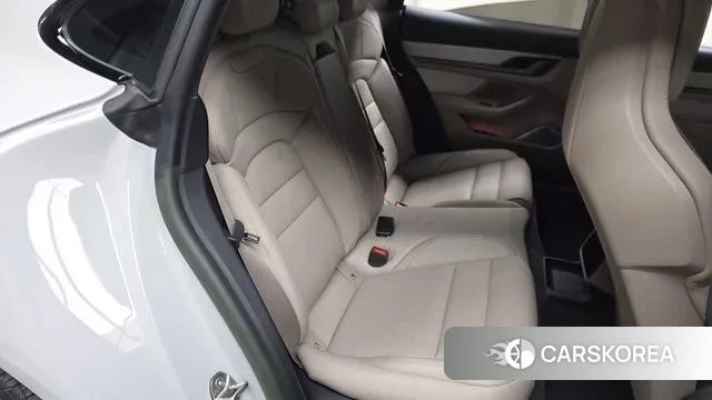 Porsche Taycan 2023 Серебристо-серый из Кореи, фото 3