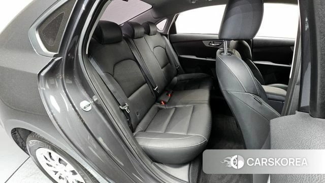 Kia The New K3 2nd generation 2023 Серый из Кореи, фото 3