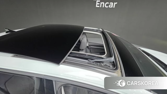 Volkswagen Golf 8th Generation 2023 Белый из Кореи, фото 3
