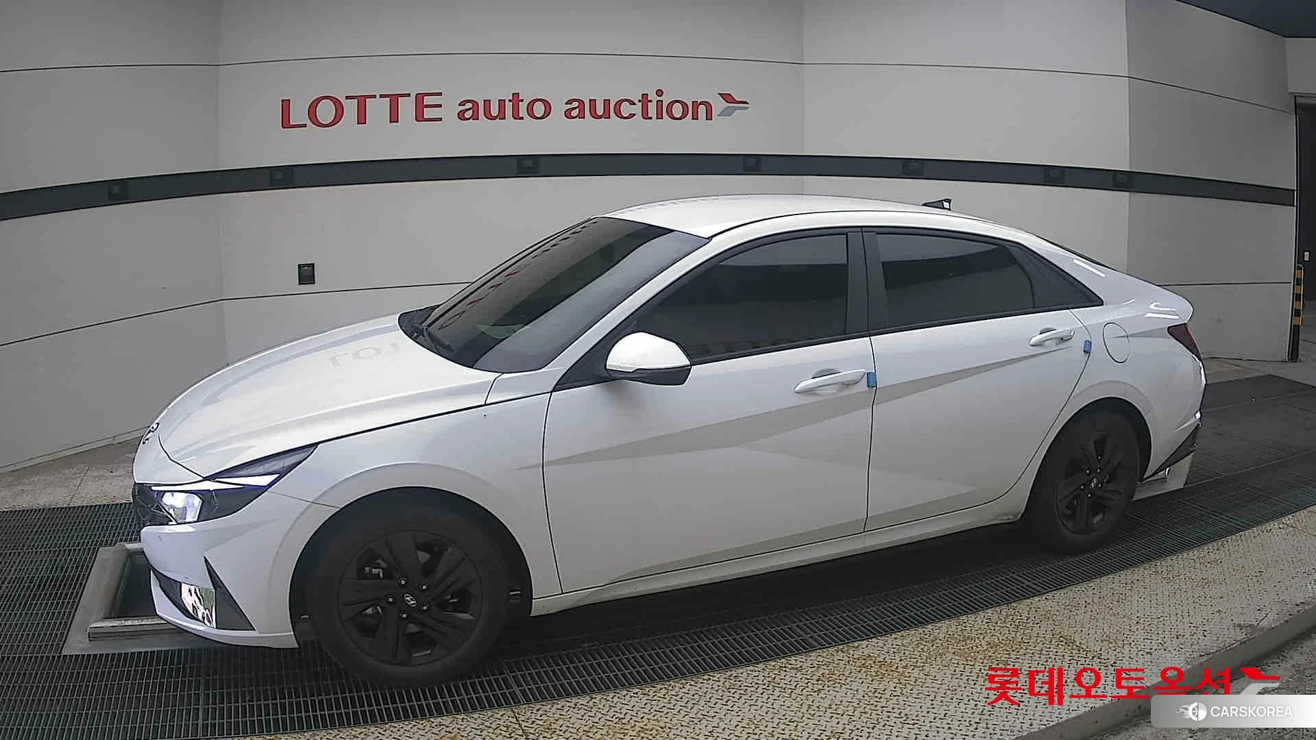 Hyundai Avante 2023 Atlas White из Кореи, фото 3