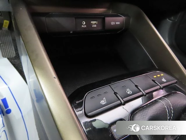 Kia Stonic 2018 Белый из Кореи, фото 3