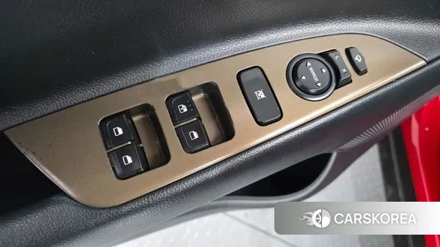 Kia Stonic 2019 Красный из Кореи, фото 3