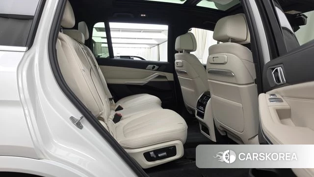 BMW X7 (G07) 2025 Белый из Кореи, фото 3