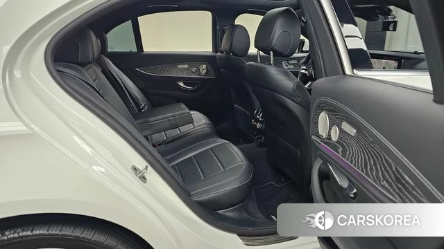 Mercedes-Benz E-Class W213 2021 Белый из Кореи, фото 3