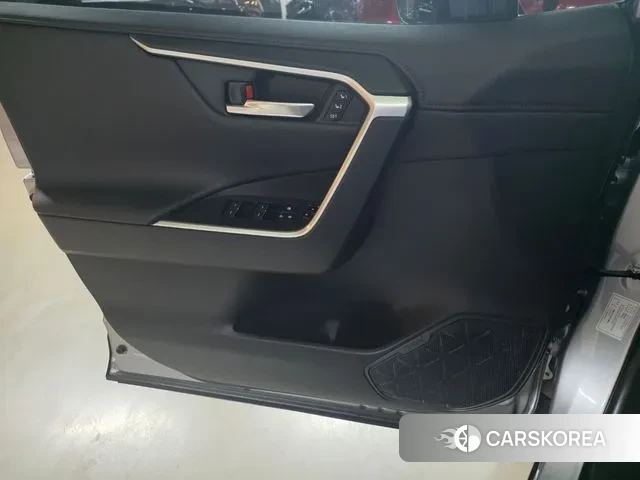 Toyota RAV4 5th Generation 2023 Серебряный из Кореи, фото 3