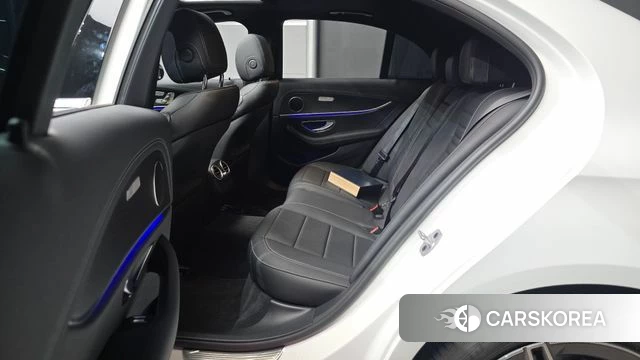 Mercedes-Benz E-Class W213 2023 Белый из Кореи, фото 3
