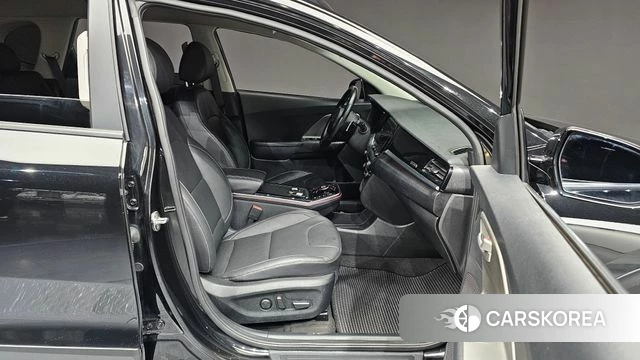 Kia Niro Plus 2022 Черный из Кореи, фото 3