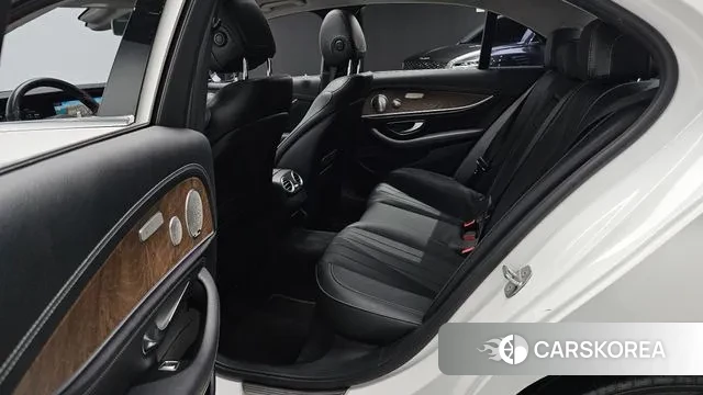 Mercedes-Benz E-Class W213 2018 Белый из Кореи, фото 3