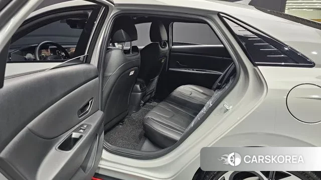 Hyundai The New Avante (CN7) 2025 Серебристо-серый из Кореи, фото 3