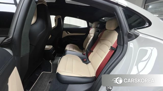 Porsche Taycan 2024 Серебристо-серый из Кореи, фото 3