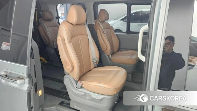 Hyundai Staria 2021 Серебряный из Кореи, фото 3