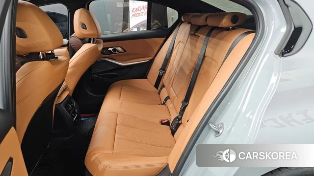 BMW 3 Series (G20) 2024 Серебристо-серый из Кореи, фото 3
