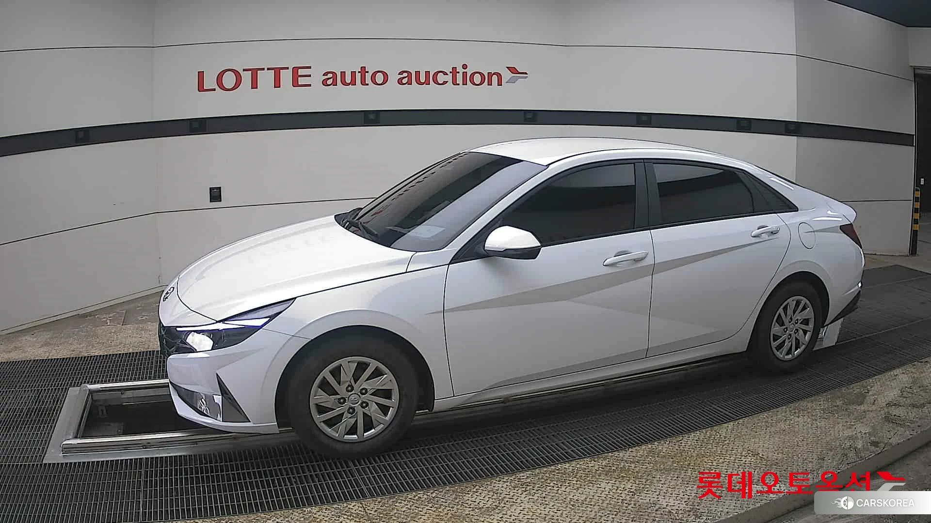 Hyundai Avante 2021 Polar White из Кореи, фото 3