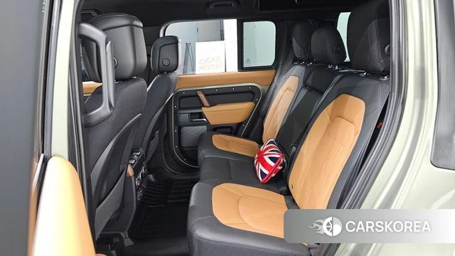 Land Rover Defender (L663) 2023 Зеленый из Кореи, фото 3