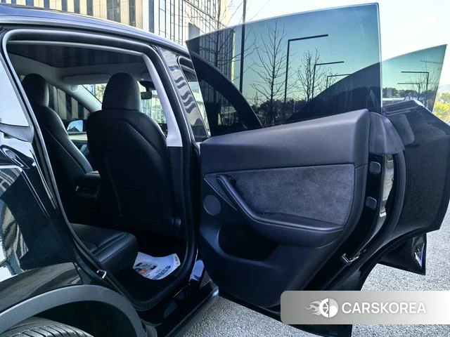 Tesla Model Y 2022 Черный из Китая, фото 3