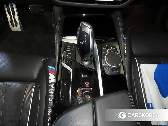 BMW 5 Series (G30) 2021 Белый из Кореи, фото 3