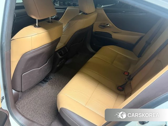 Lexus ES300h 7th generation 2018 Серебристо-серый из Кореи, фото 3