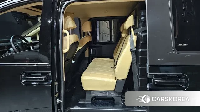 Hyundai Staria 2023 Черный из Кореи, фото 3