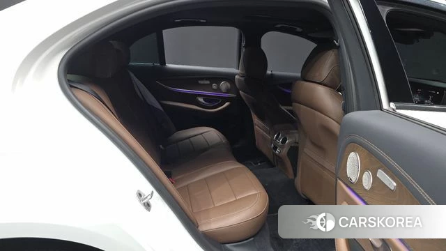 Mercedes-Benz E-Class W213 2021 Белый из Кореи, фото 3