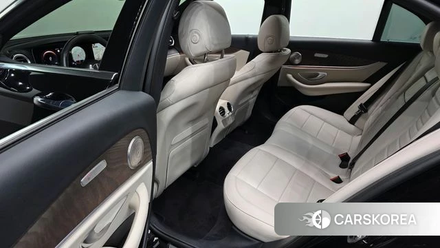 Mercedes-Benz E-Class W213 2022 Черный из Кореи, фото 3