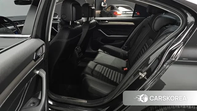 Volkswagen Passat GT (B8) 2022 Серый из Кореи, фото 3