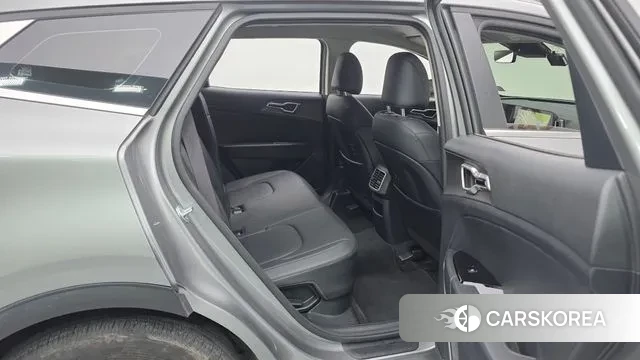 Kia Sportage 5th Generation Hybrid 2024 Серебряный из Кореи, фото 3