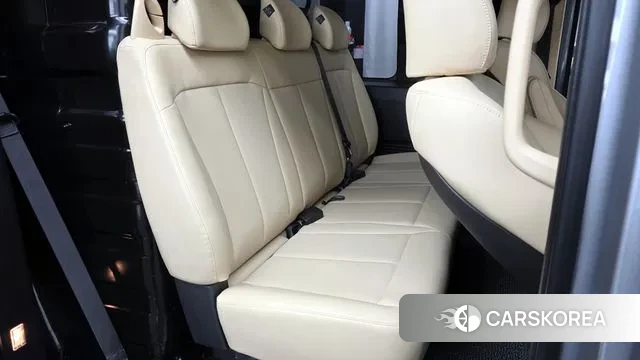 Hyundai Staria 2025 Серебряный из Кореи, фото 3