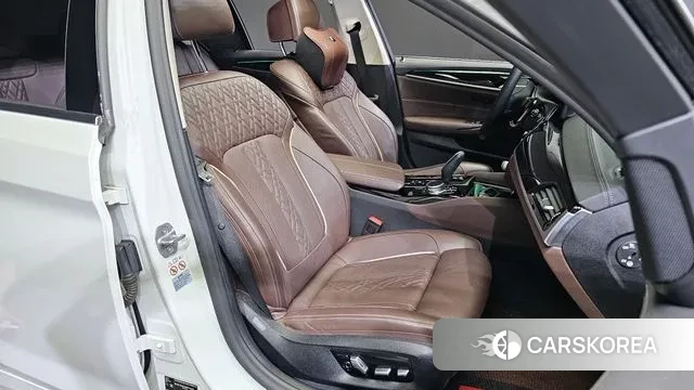 BMW 5 Series (G30) 2021 Белый из Кореи, фото 3