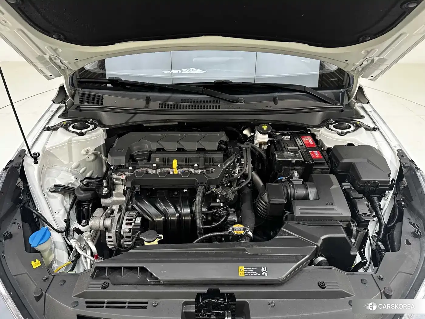 Hyundai Elantra 2022 Белый из Китая, фото 3