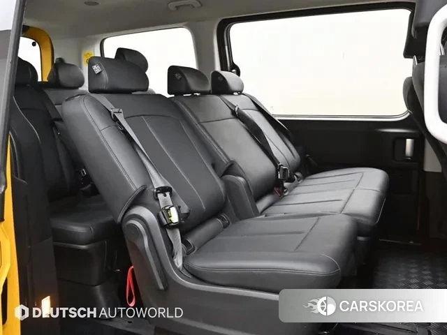 Hyundai Staria 2024 Желтый из Кореи, фото 3