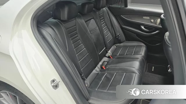 Mercedes-Benz E-Class W213 2022 Белый из Кореи, фото 3