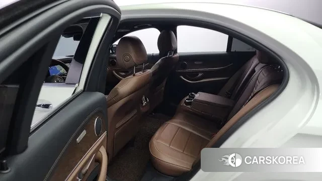 Mercedes-Benz E-Class W213 2021 Белый из Кореи, фото 3