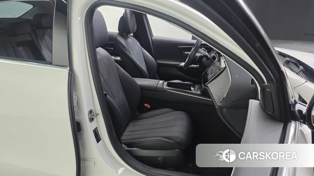 Mercedes-Benz E-Class W214 2024 Белый из Кореи, фото 3