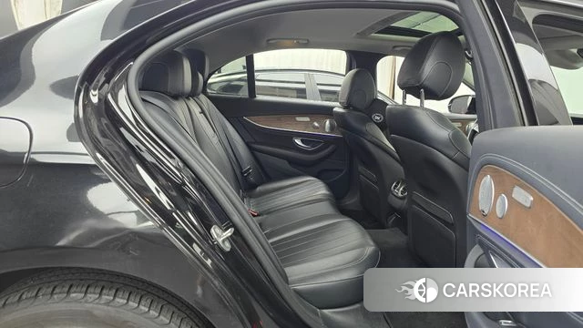 Mercedes-Benz E-Class W213 2018 Черный из Кореи, фото 3