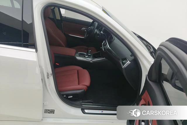 BMW 3 series 2022 Белый из Китая, фото 3