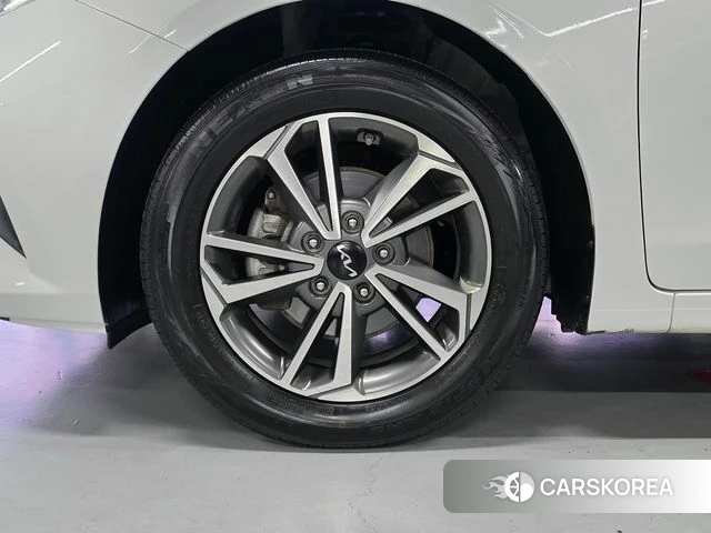 Kia The New K3 2nd generation 2022 Белый из Кореи, фото 3