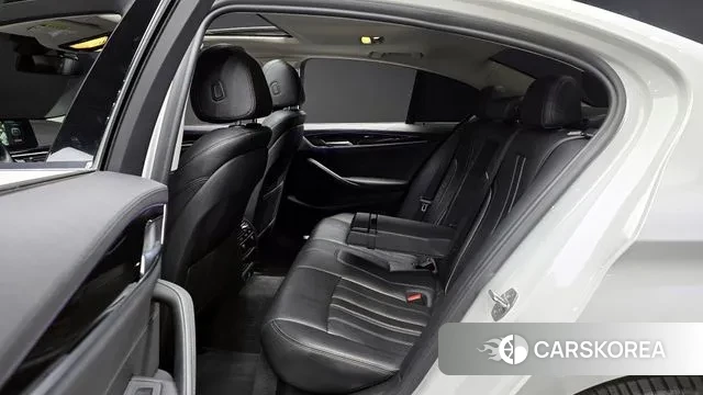 BMW 5 Series (G30) 2018 Белый из Кореи, фото 3