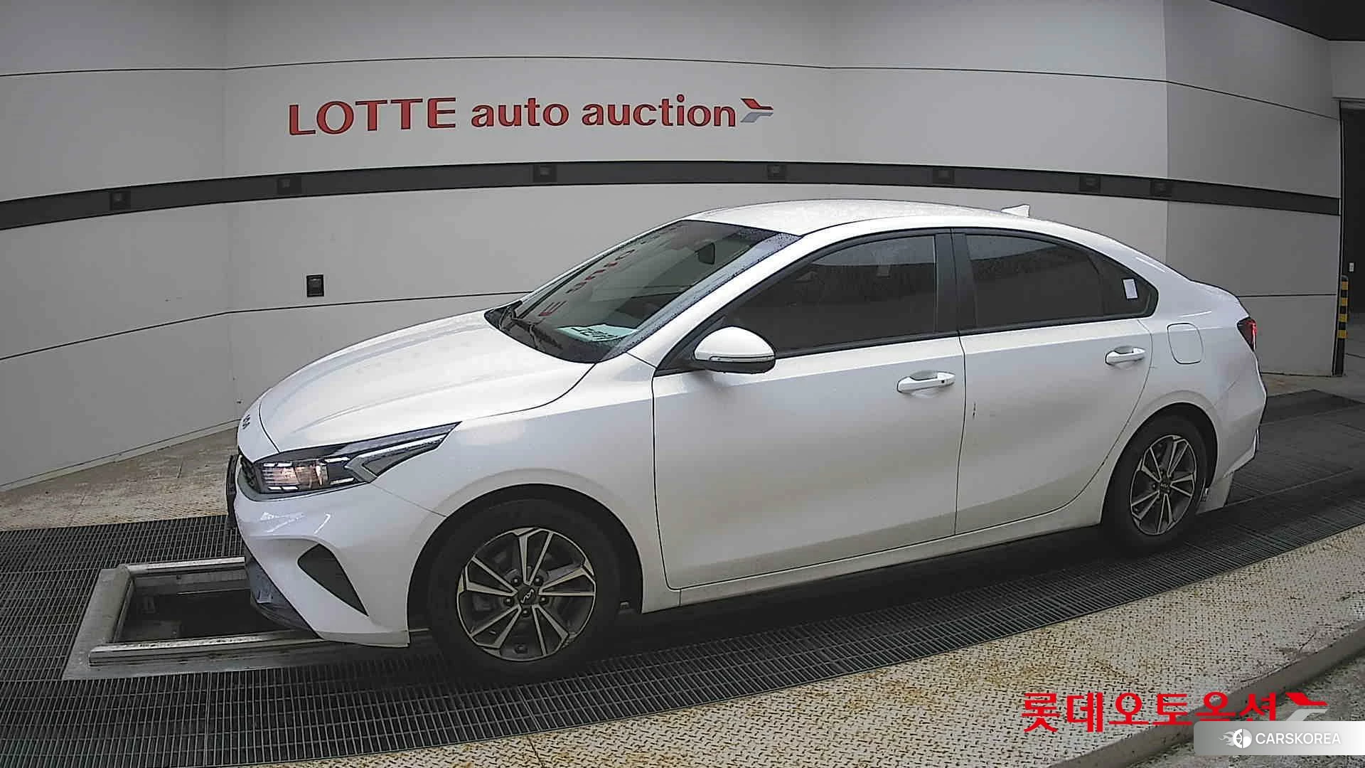 Kia K3 2022 Белый из Кореи, фото 3