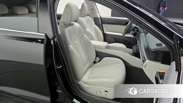 Hyundai Grandeur Hybrid (GN7) 2023 Черный из Кореи, фото 3