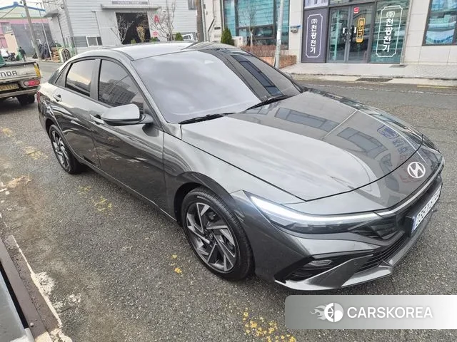 Hyundai The New Avante (CN7) 2023 Темно-зеленый из Кореи, фото 3