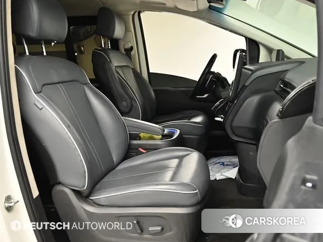 Hyundai Staria 2021 Белый из Кореи, фото 3