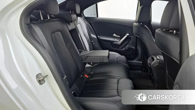 Mercedes-Benz A-Class W177 2024 Белый из Кореи, фото 3