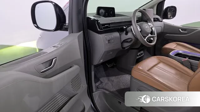 Hyundai Staria 2021 Серый из Кореи, фото 3