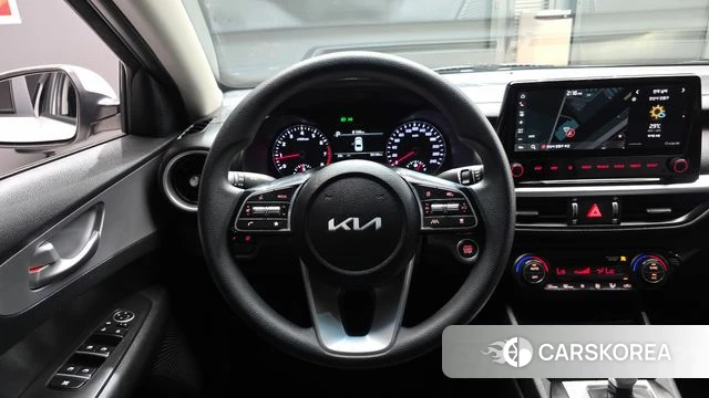 Kia The New K3 2nd generation 2022 Белый из Кореи, фото 3