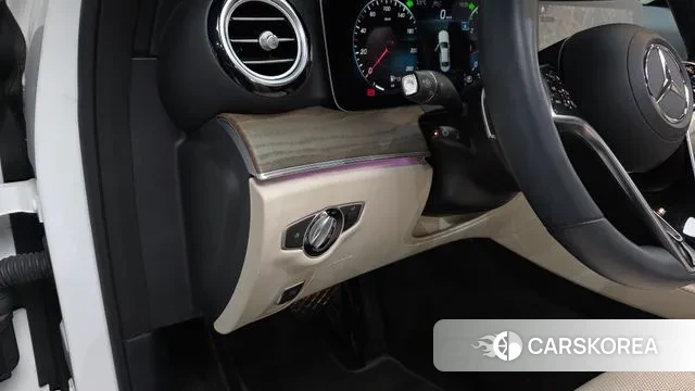 Mercedes-Benz E-Class W213 2022 Белый из Кореи, фото 3