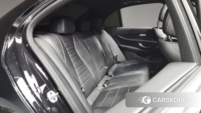 Mercedes-Benz E-Class W213 2023 Черный из Кореи, фото 3