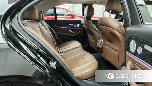 Mercedes-Benz E-Class W213 2018 Черный из Кореи, фото 3
