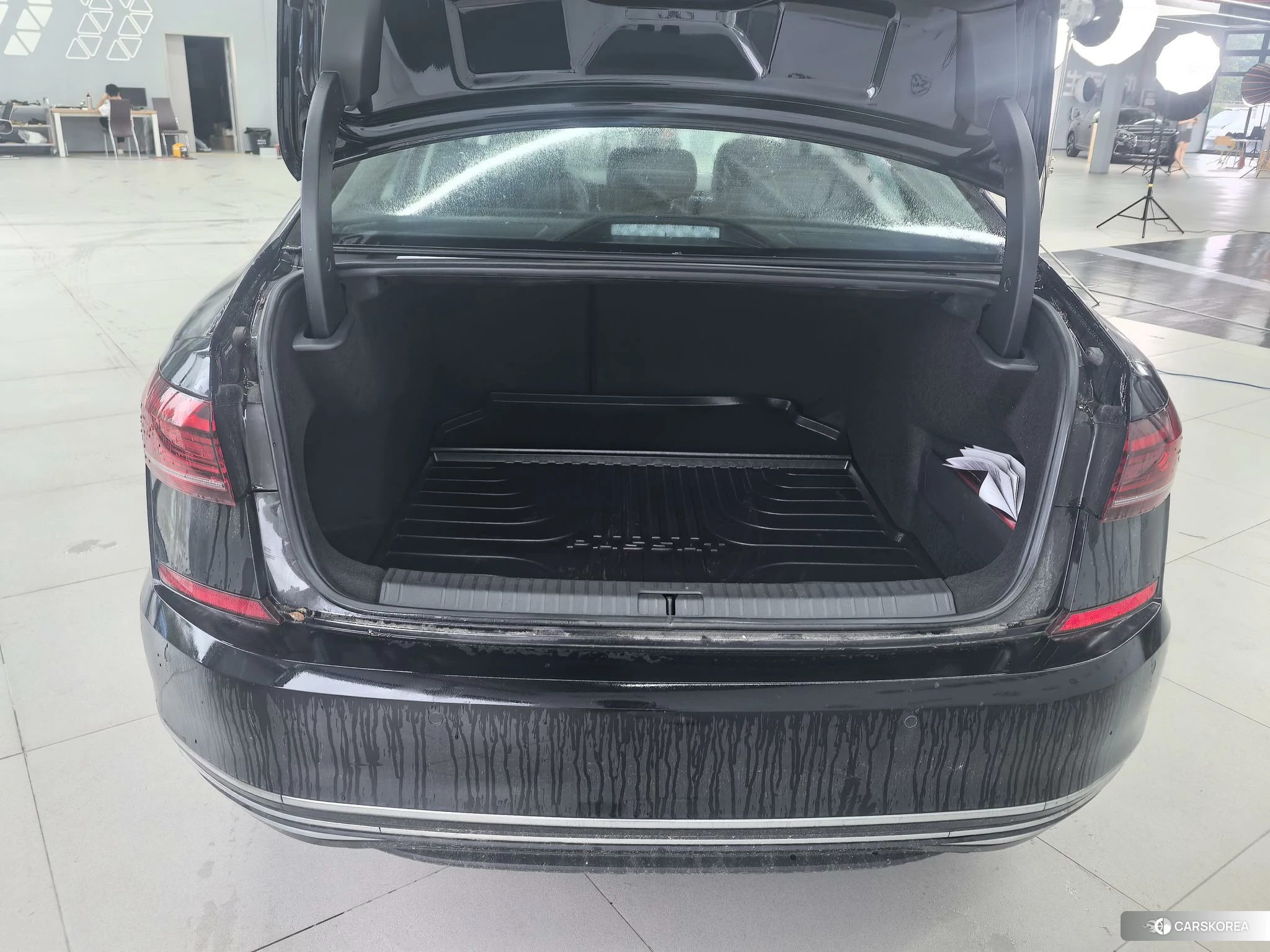 Volkswagen Passat 2024 Черный из Китая, фото 3